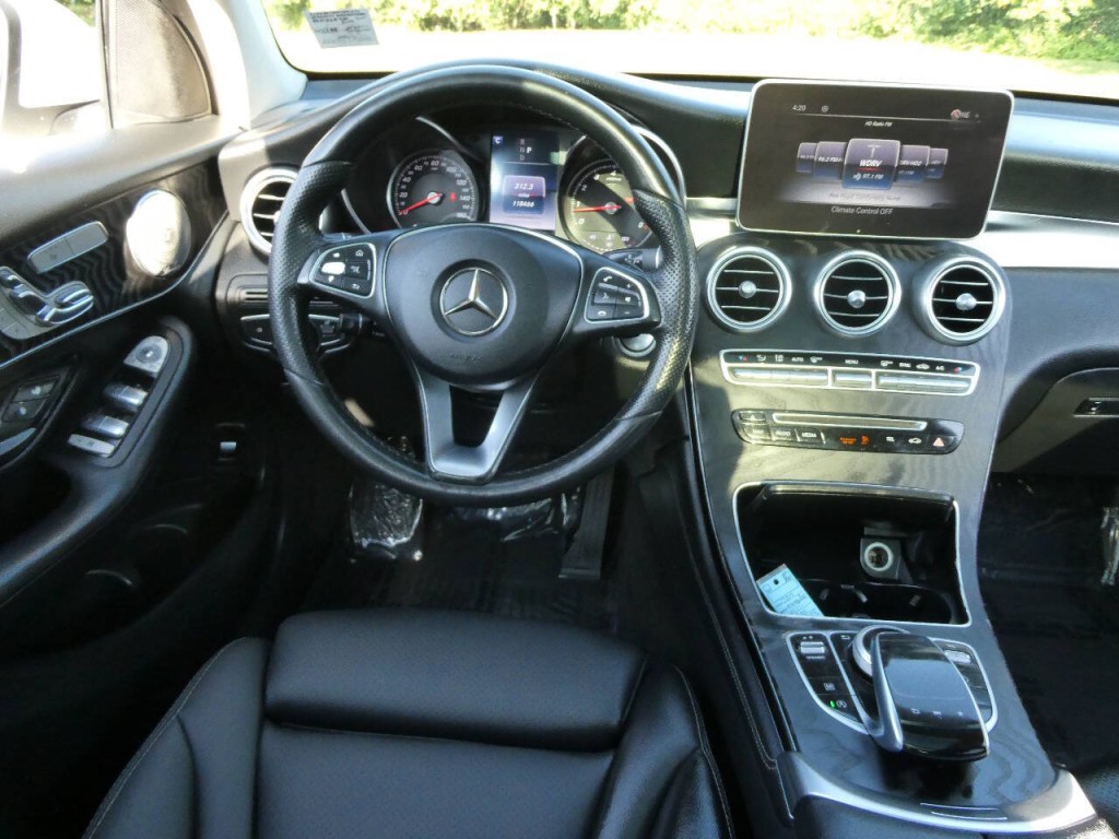 2017 Mercedes-Benz GLC-Class Image 9