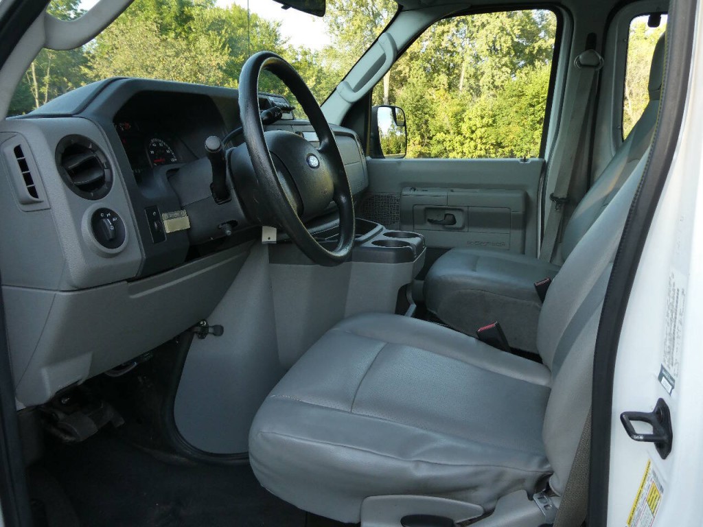 2012 Ford E-Series Image 8