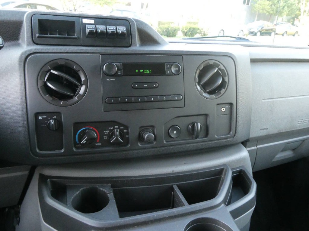 2012 Ford E-Series Image 11