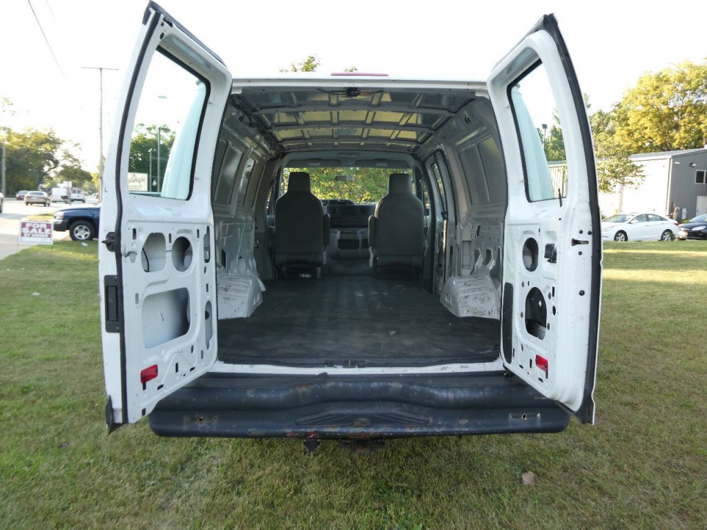 2012 Ford E-Series Image 14