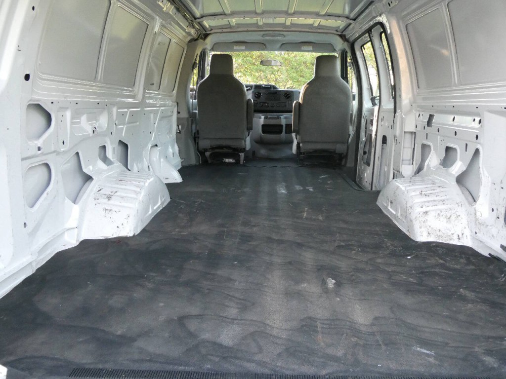 2012 Ford E-Series Image 15