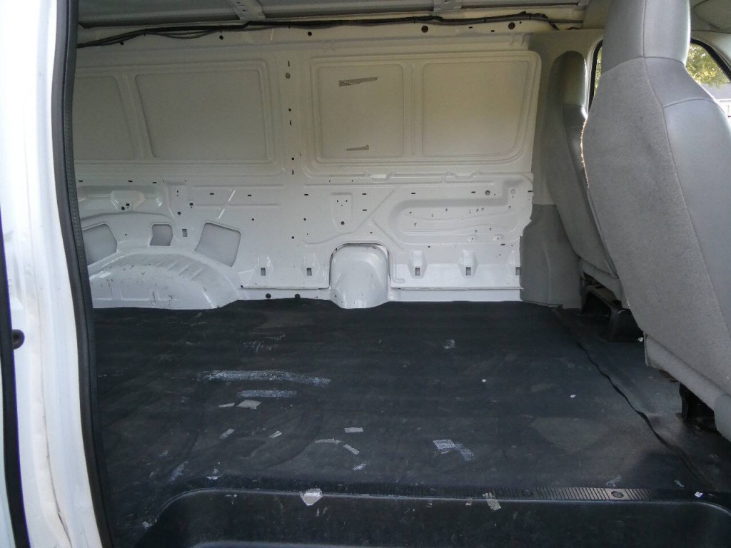 2012 Ford E-Series Image 16
