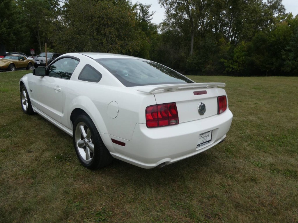 2007 Ford Mustang Image 6