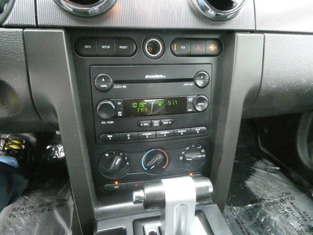 2007 Ford Mustang Image 15