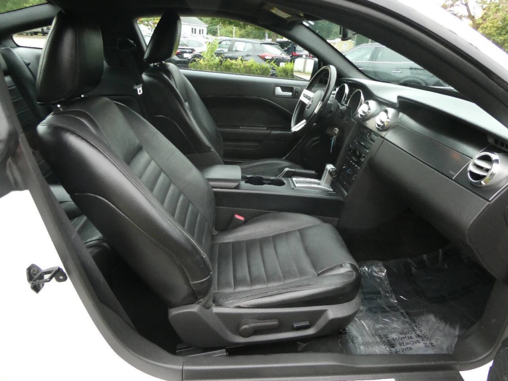 2007 Ford Mustang Image 18