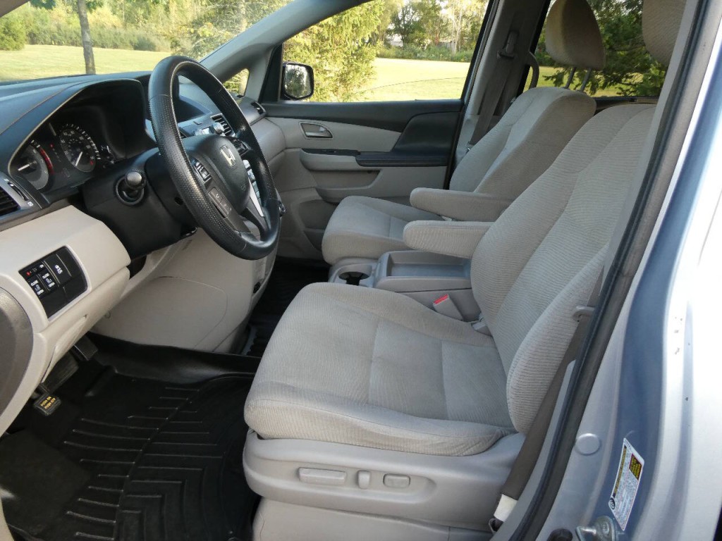 2012 Honda Odyssey Image 8