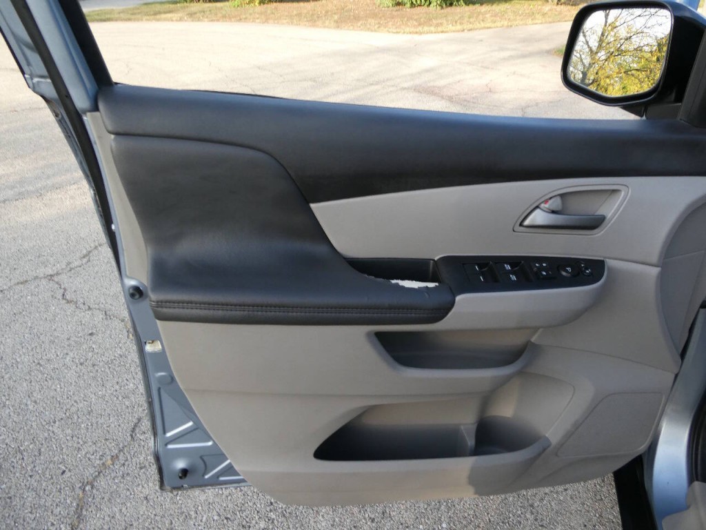 2012 Honda Odyssey Image 16