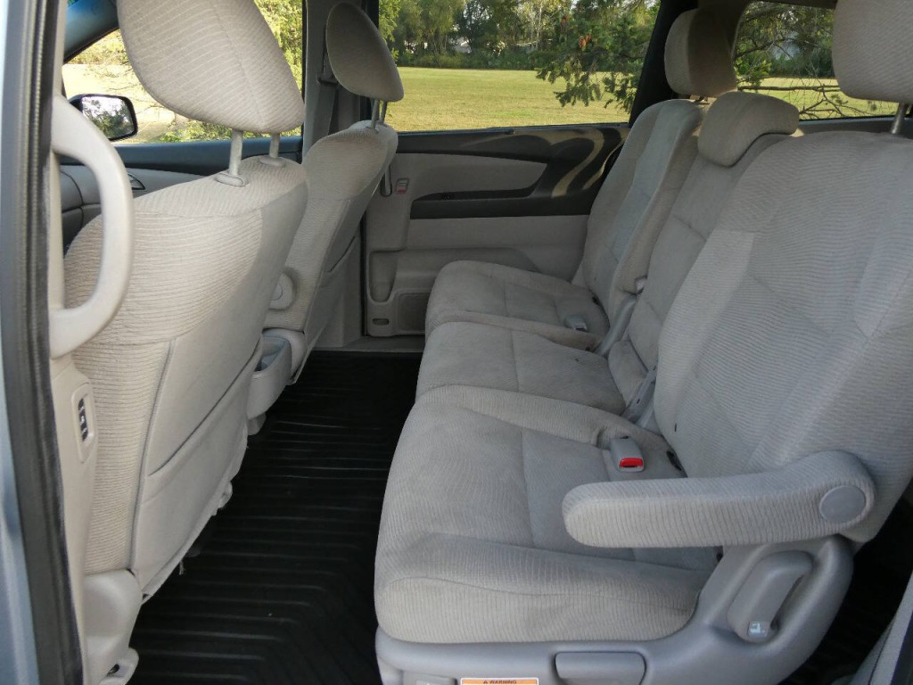 2012 Honda Odyssey Image 18
