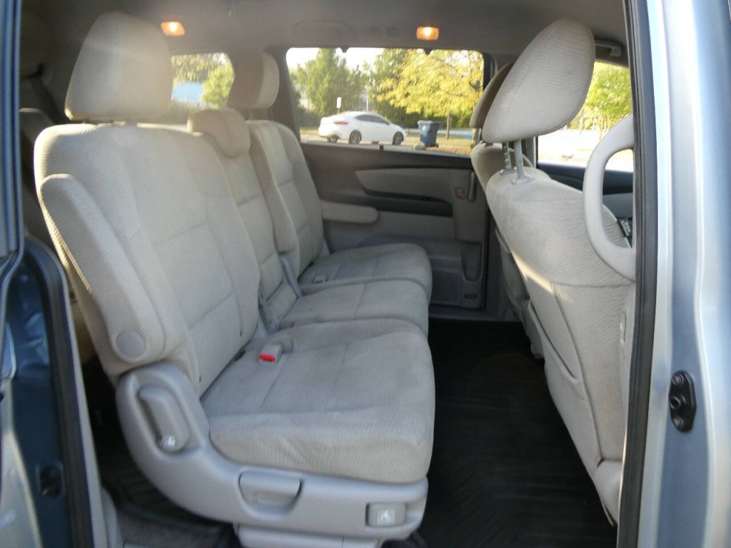 2012 Honda Odyssey Image 22