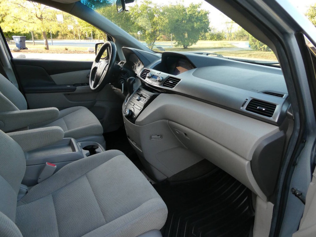 2012 Honda Odyssey Image 25