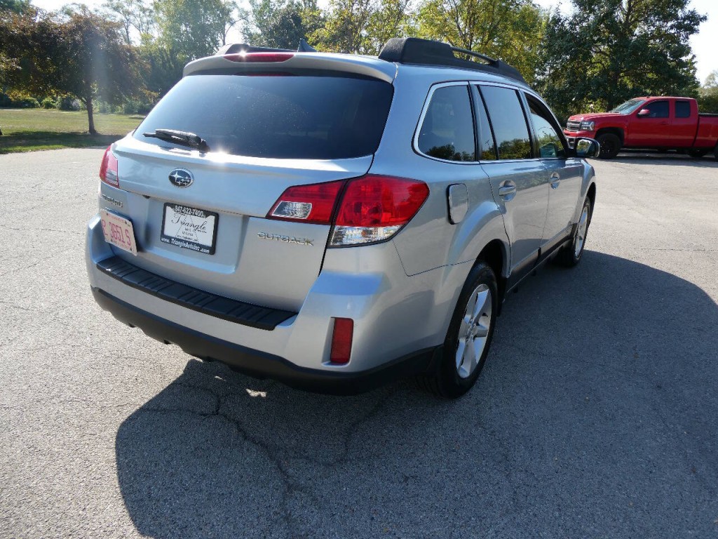 2014 Subaru Outback Image 4