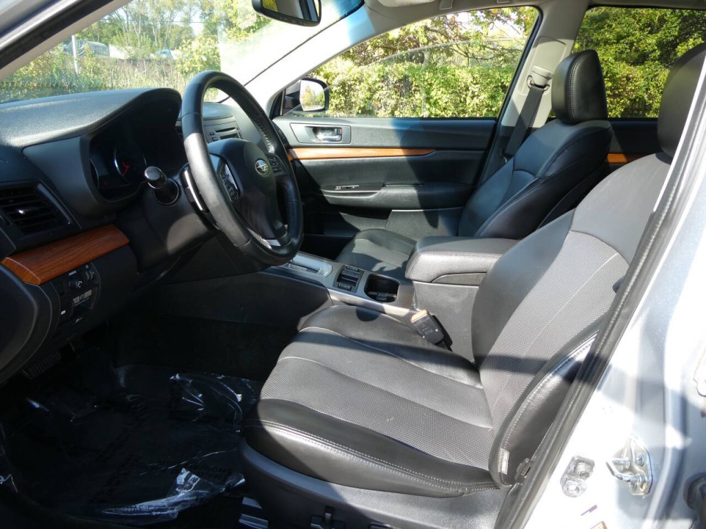 2014 Subaru Outback Image 8