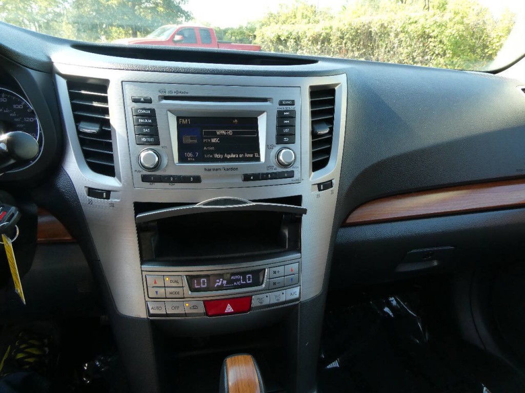 2014 Subaru Outback Image 13