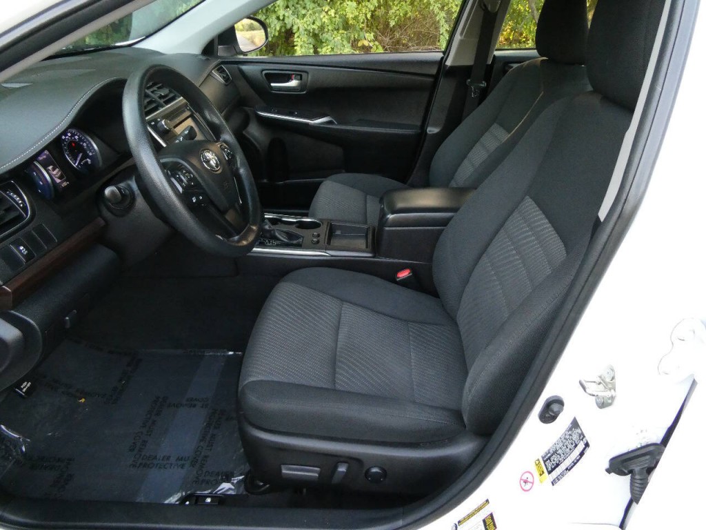 2016 Toyota Camry Image 7