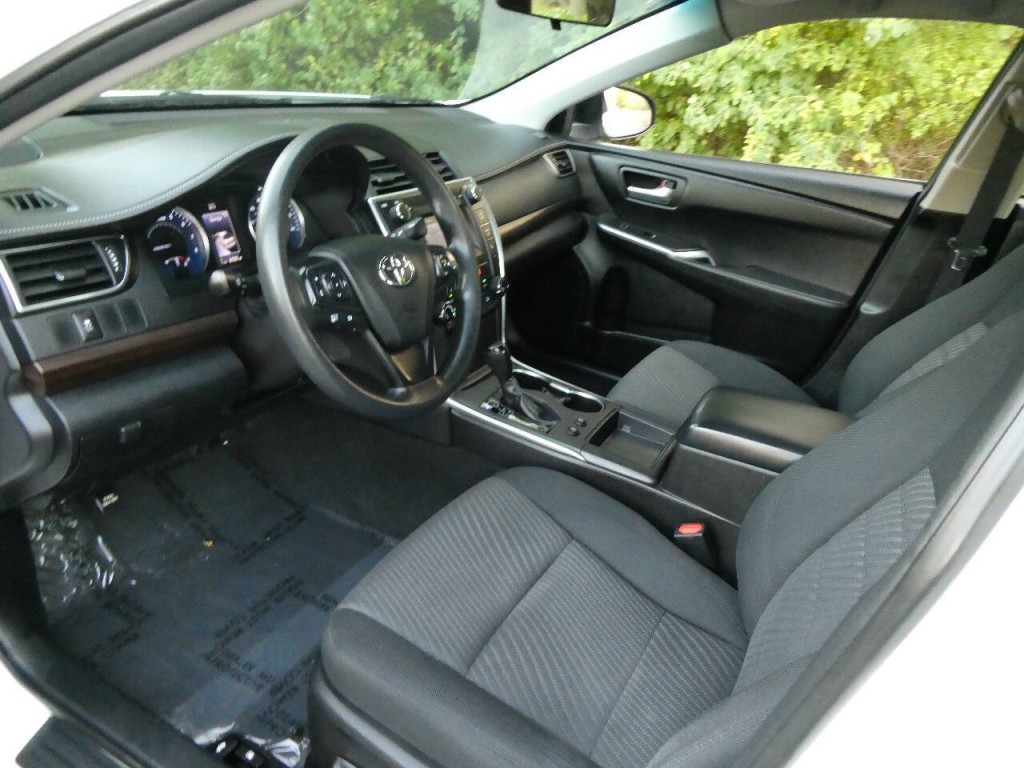 2016 Toyota Camry Image 8