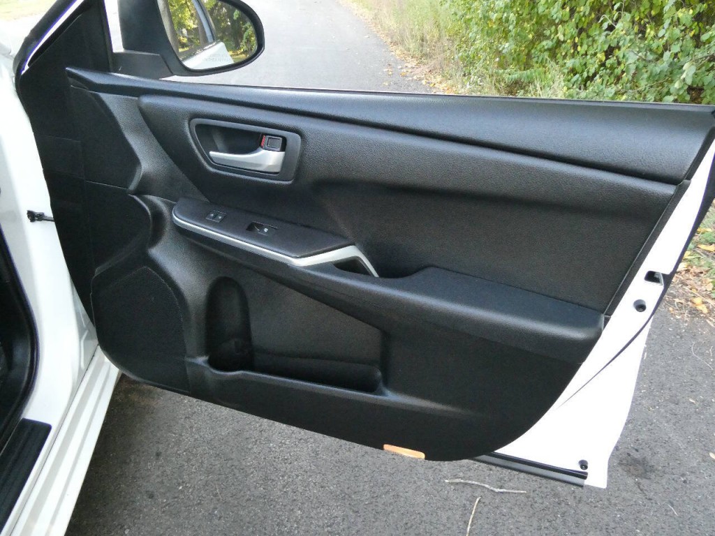 2016 Toyota Camry Image 22