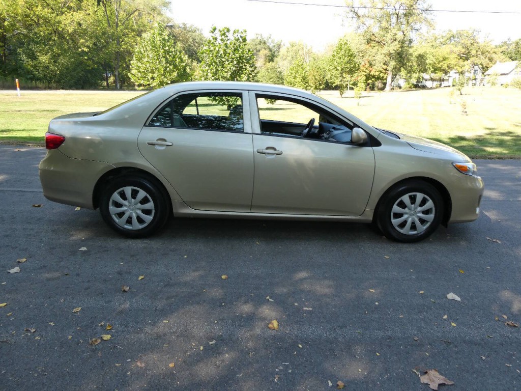 2012 Toyota Corolla Image 4