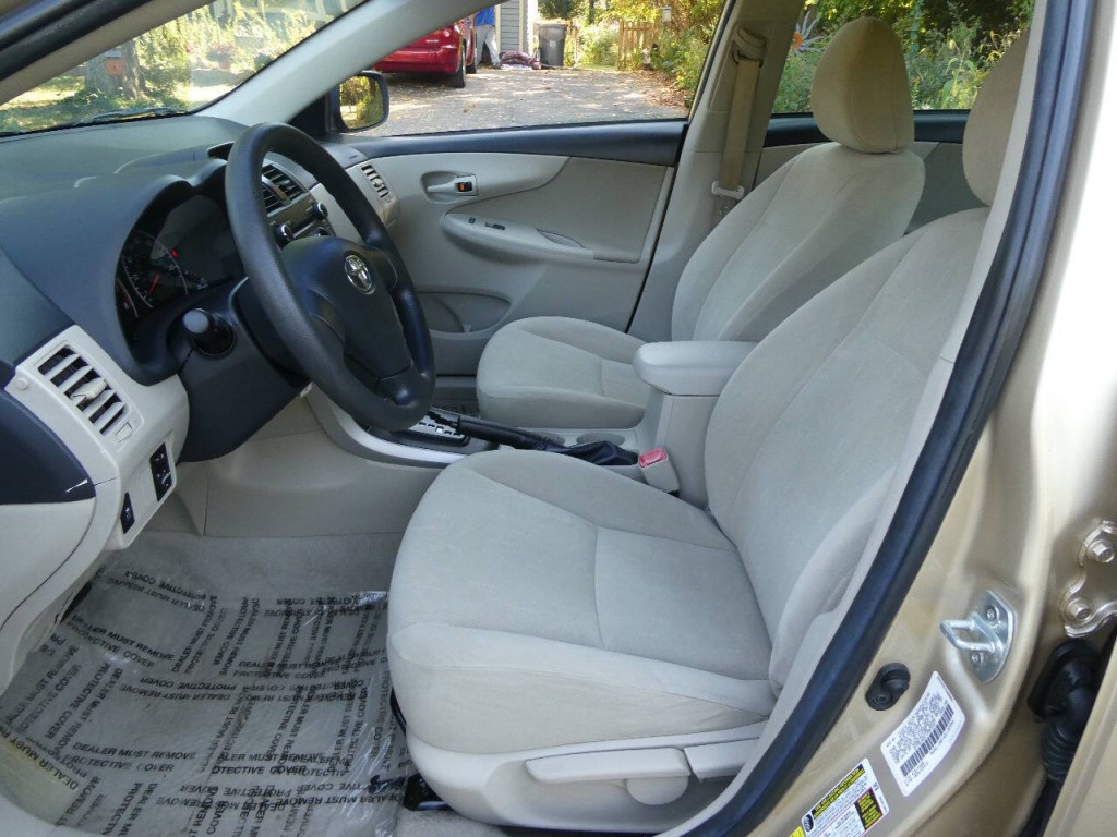 2012 Toyota Corolla Image 8