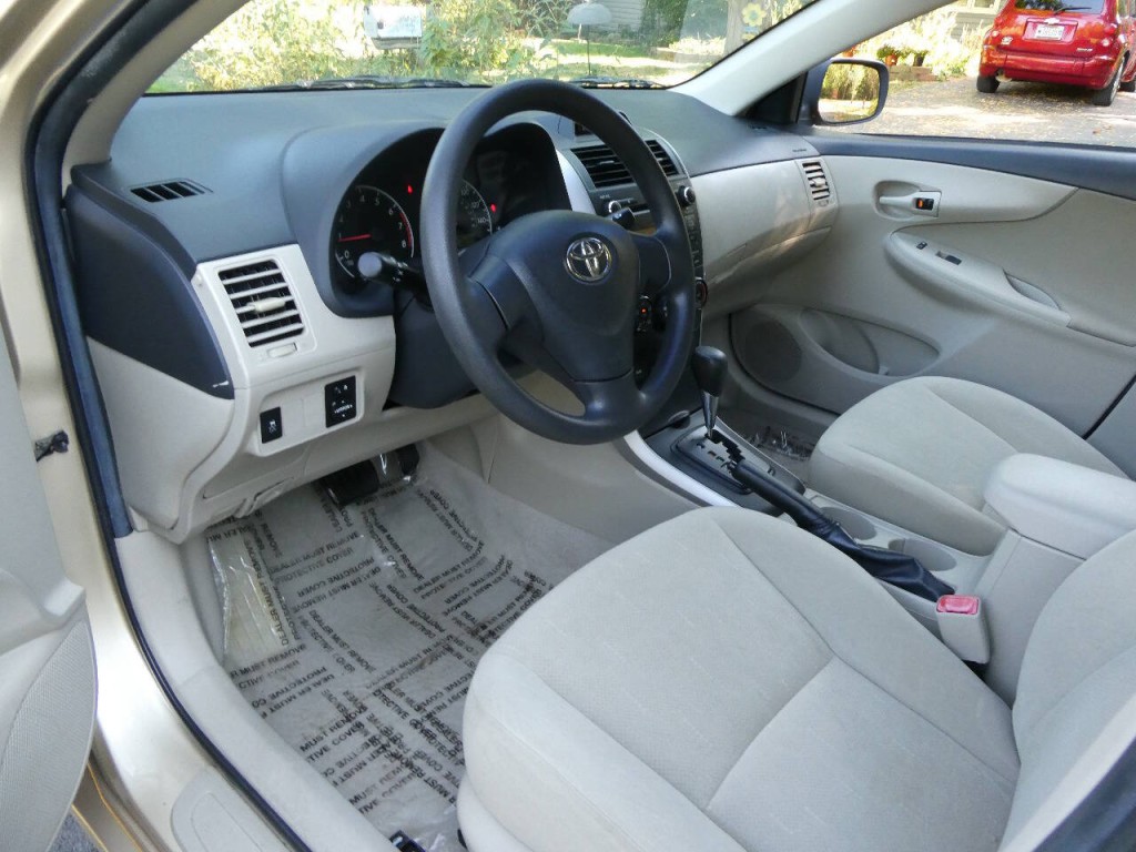 2012 Toyota Corolla Image 9