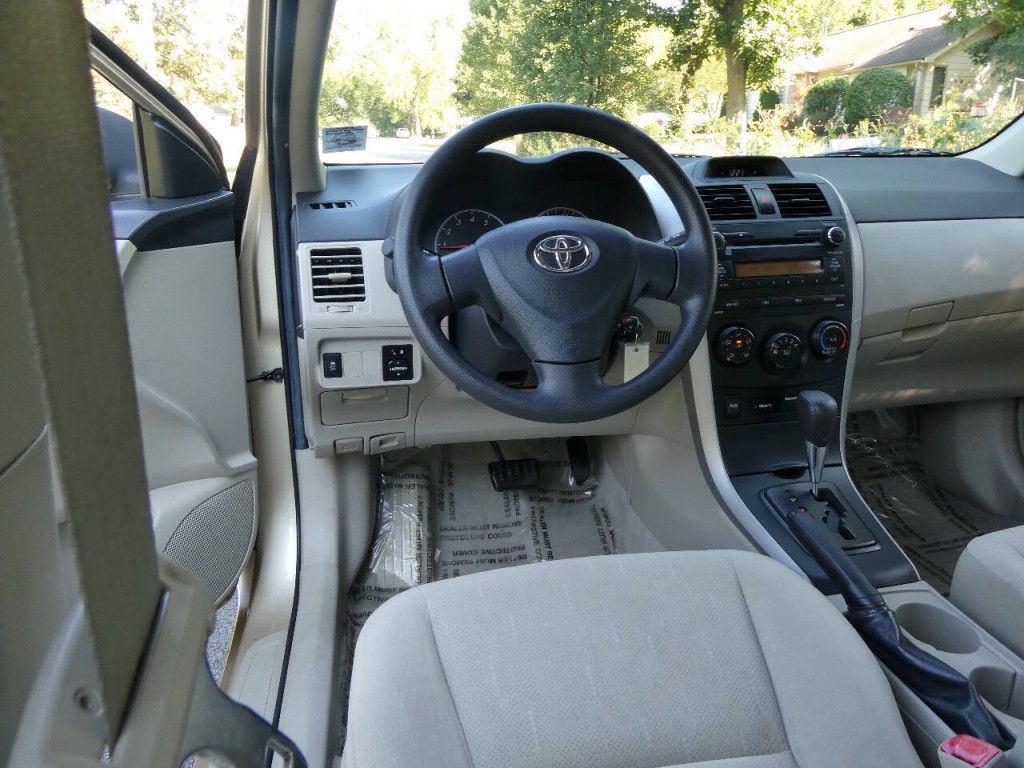 2012 Toyota Corolla Image 10