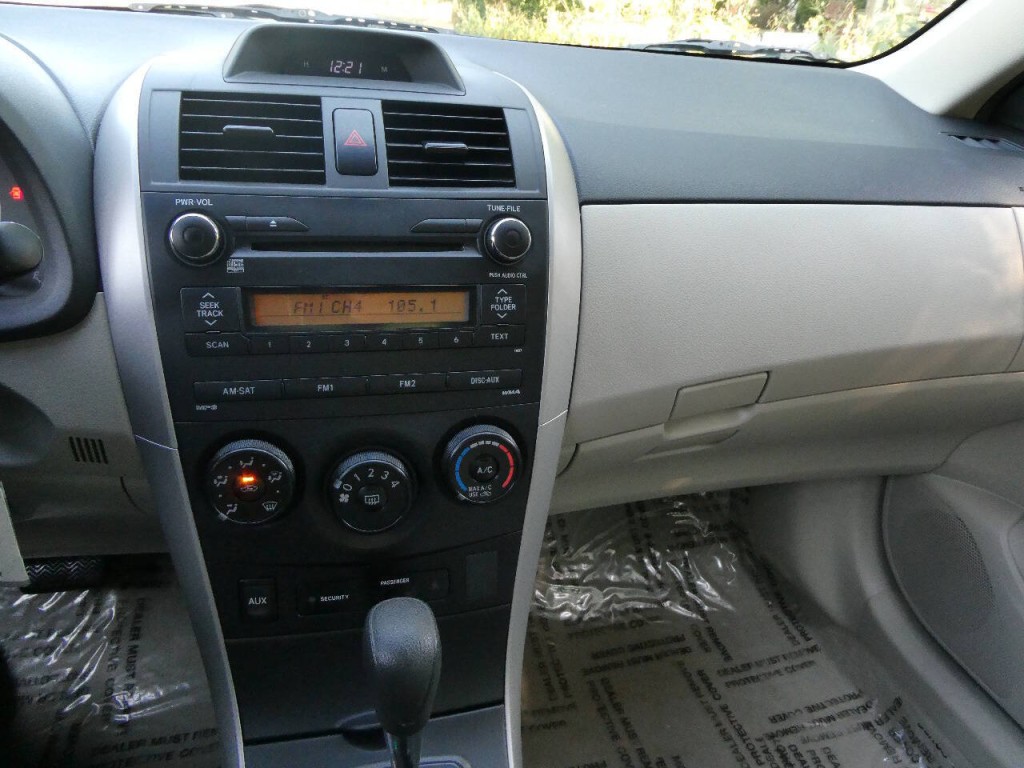 2012 Toyota Corolla Image 13