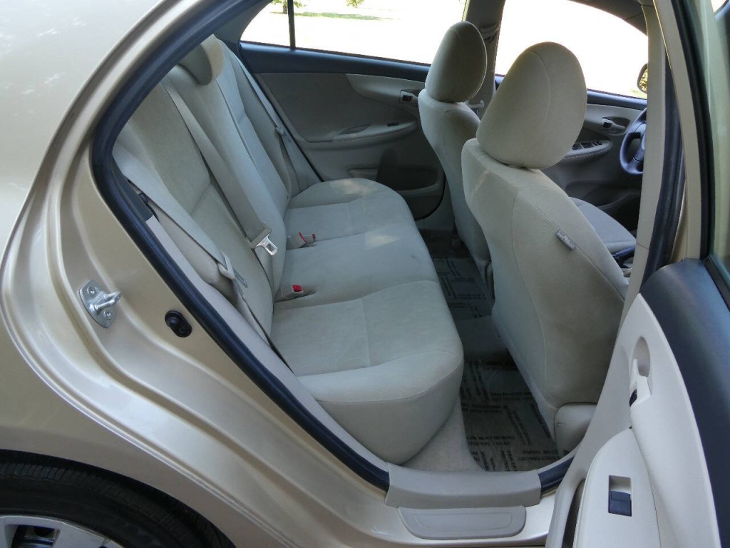 2012 Toyota Corolla Image 19