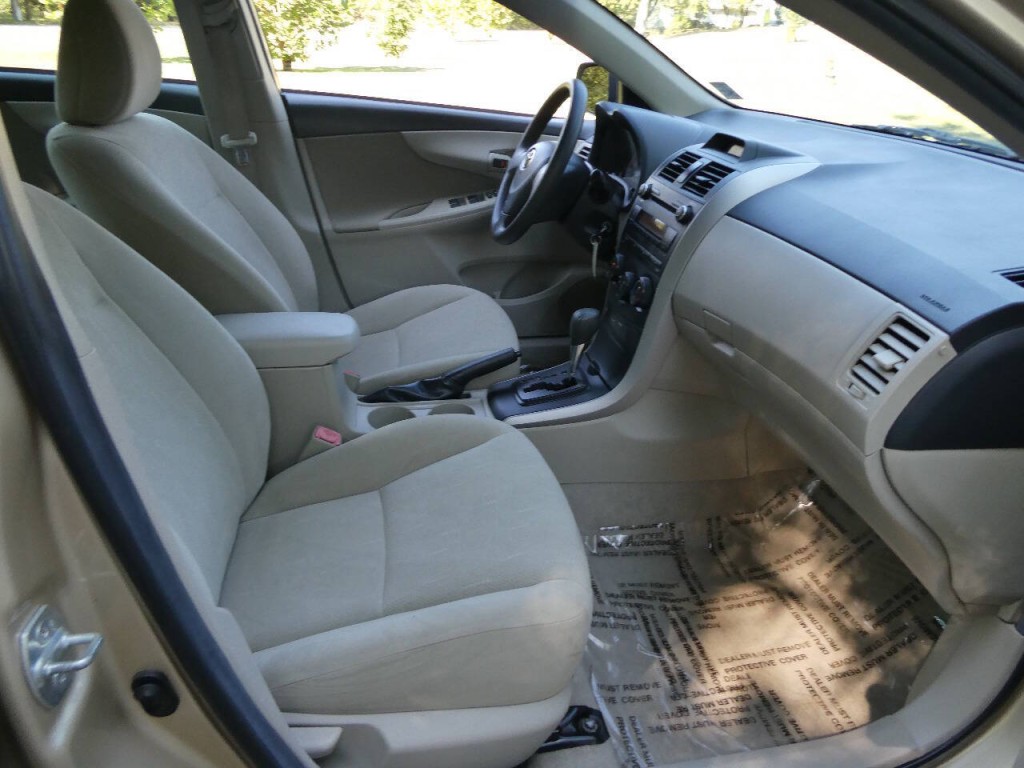 2012 Toyota Corolla Image 20