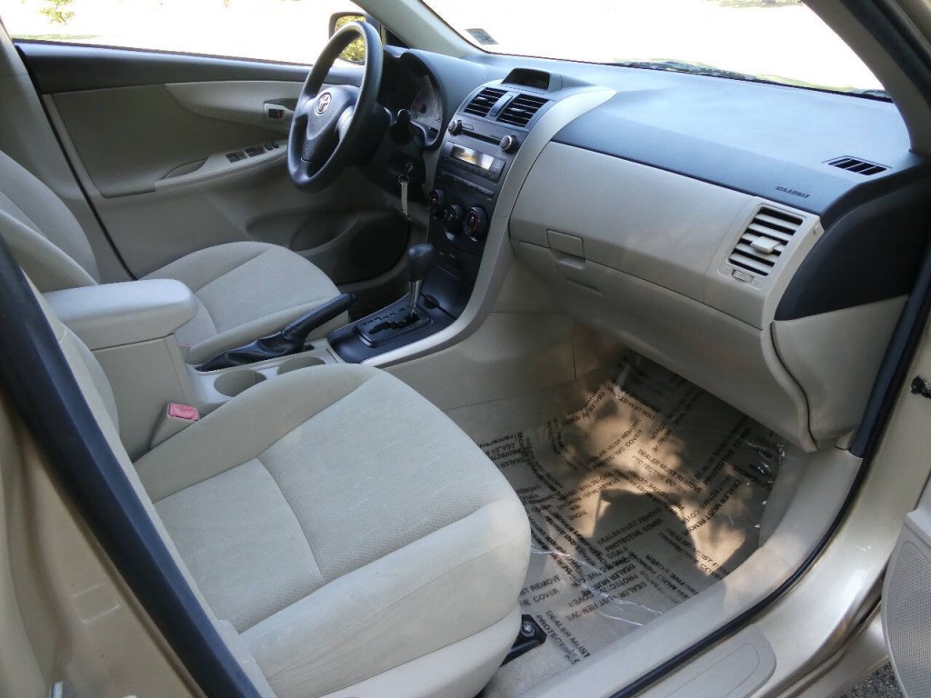 2012 Toyota Corolla Image 21
