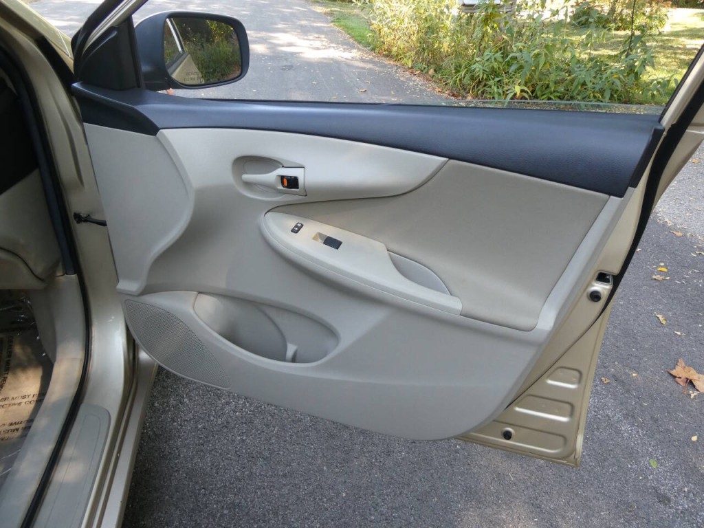 2012 Toyota Corolla Image 22