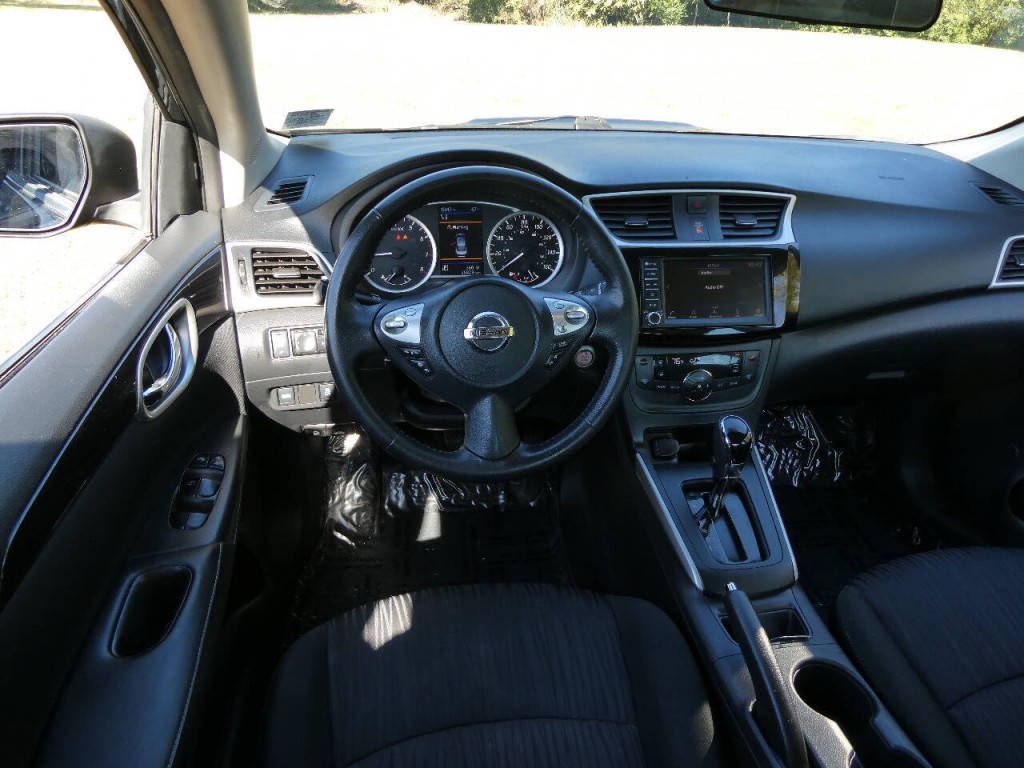 2019 Nissan Sentra Image 9