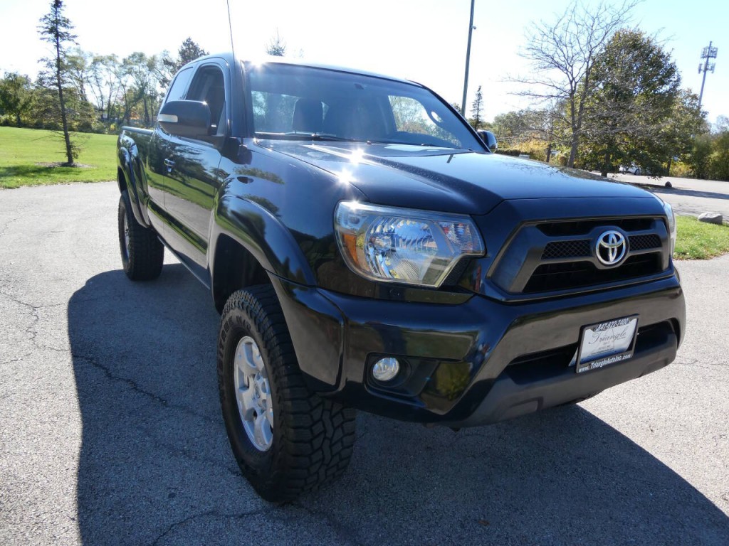 2015 Toyota Tacoma Image 3
