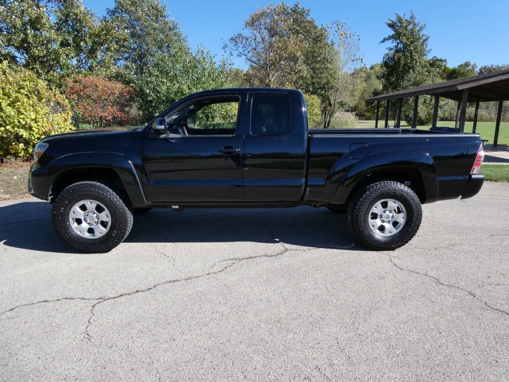2015 Toyota Tacoma Image 8