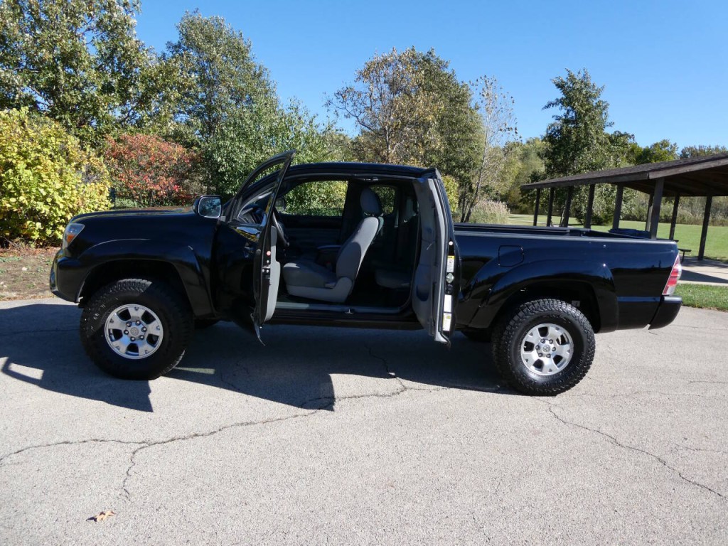 2015 Toyota Tacoma Image 9