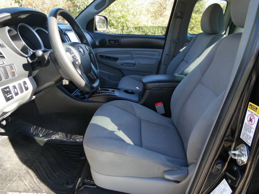 2015 Toyota Tacoma Image 10