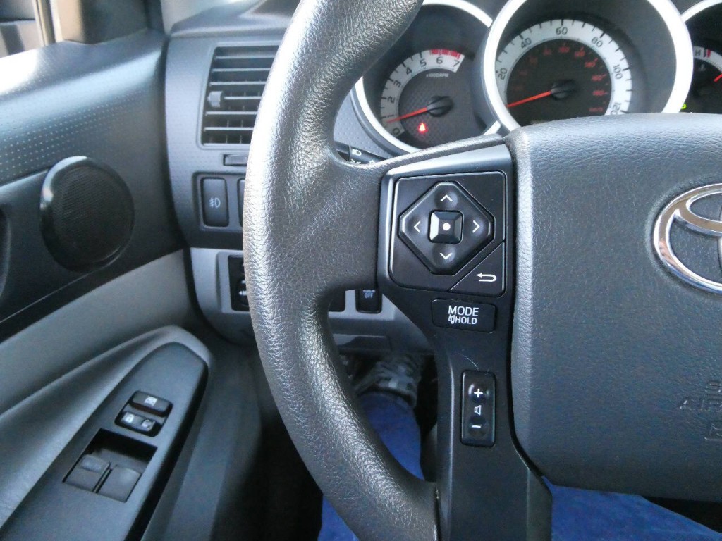 2015 Toyota Tacoma Image 13
