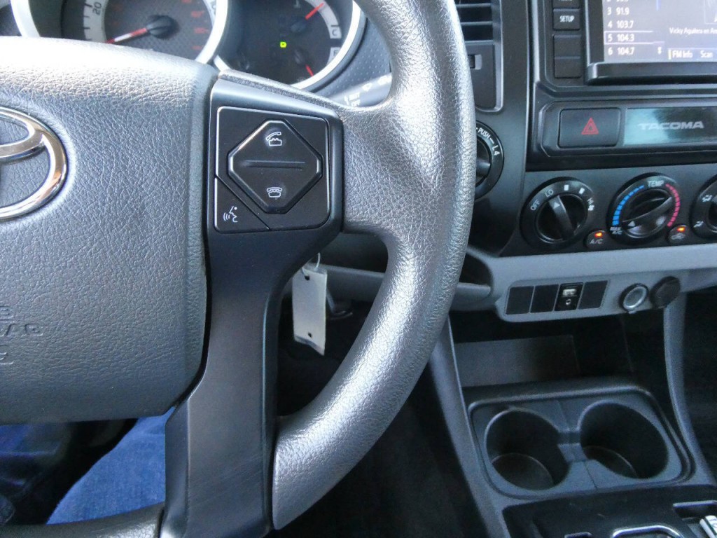 2015 Toyota Tacoma Image 14