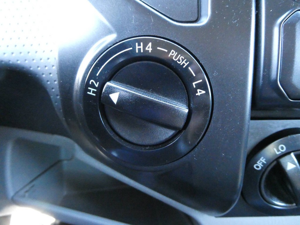 2015 Toyota Tacoma Image 18