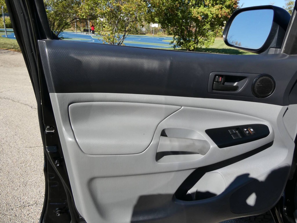2015 Toyota Tacoma Image 20