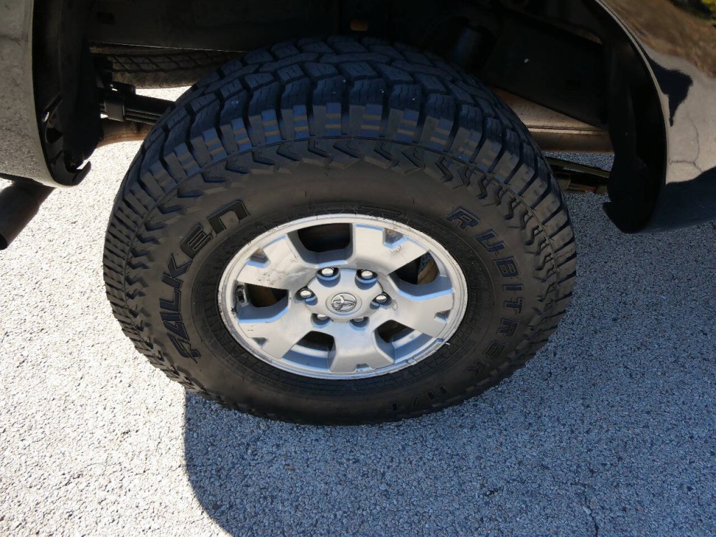 2015 Toyota Tacoma Image 28