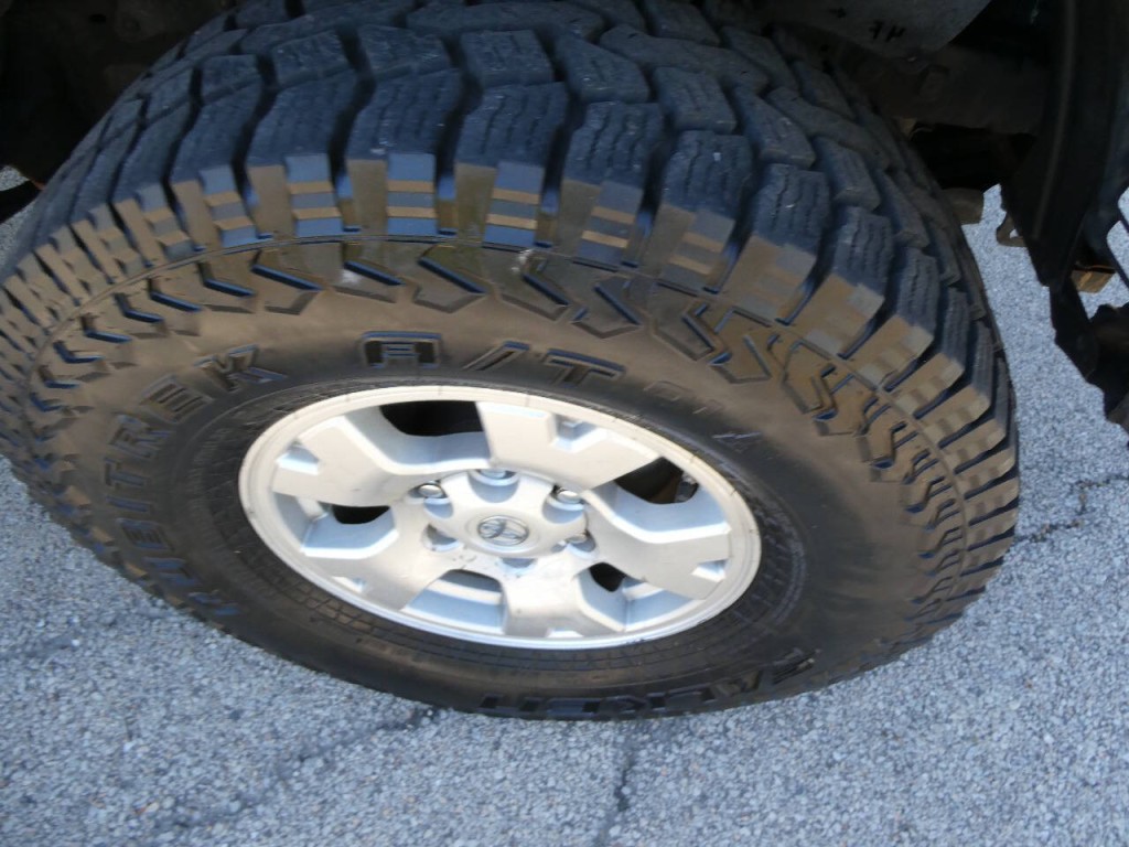 2015 Toyota Tacoma Image 29