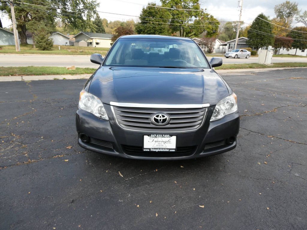 2010 Toyota Avalon Image 2