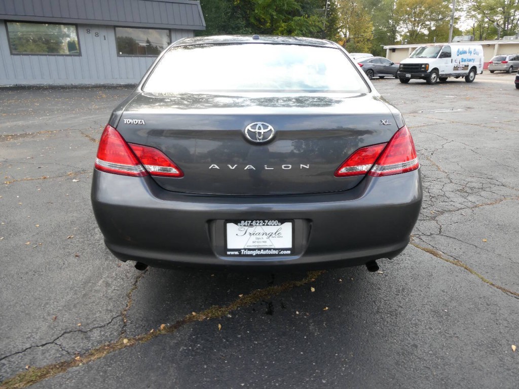 2010 Toyota Avalon Image 6