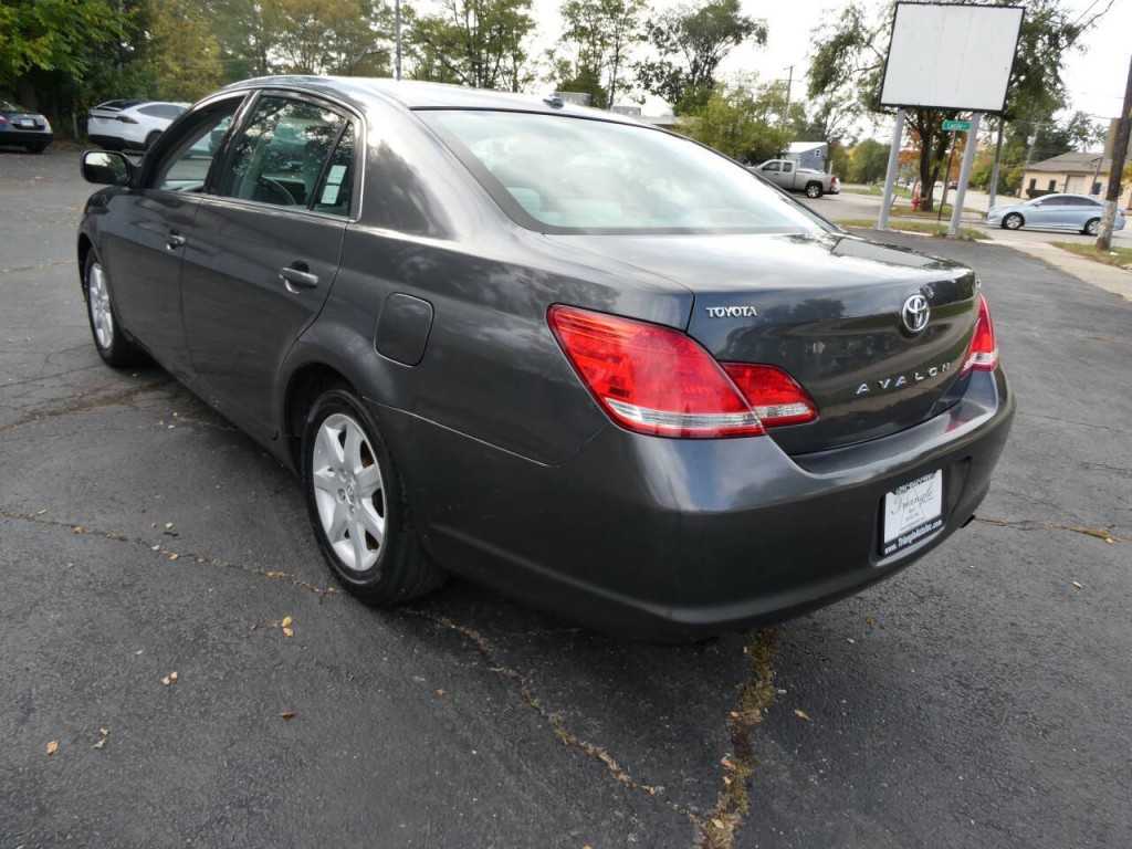 2010 Toyota Avalon Image 7