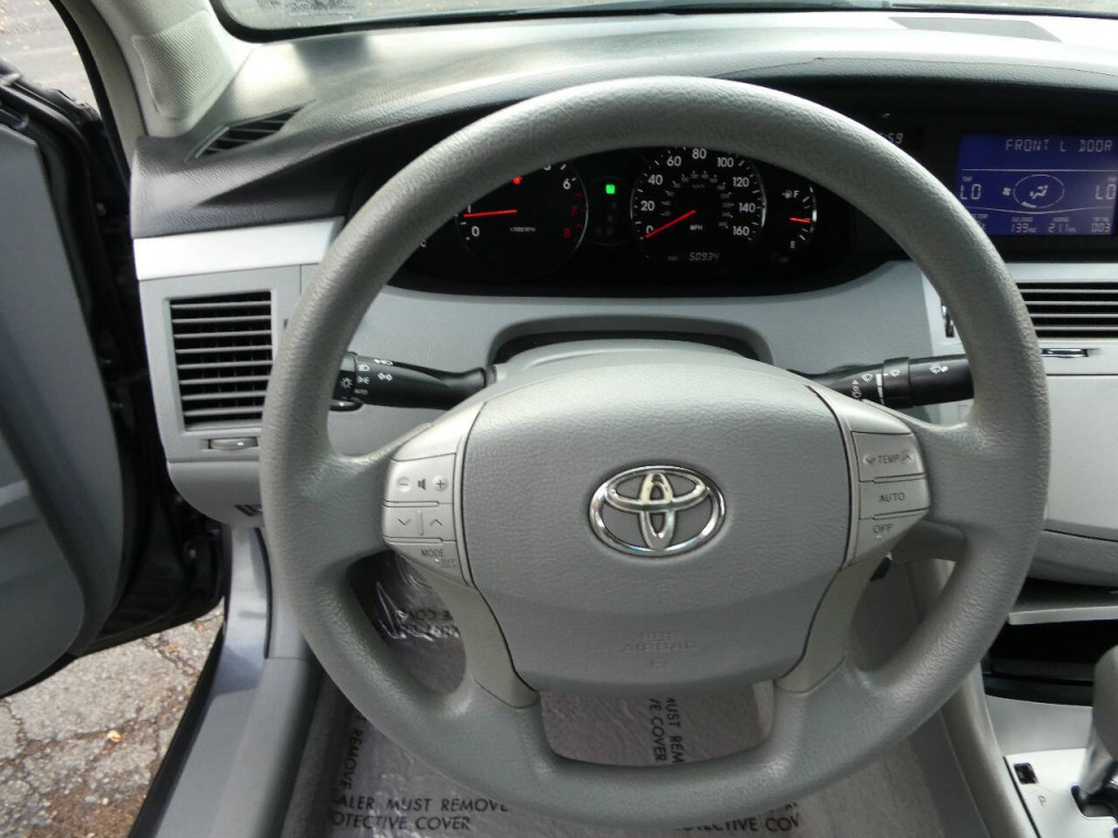 2010 Toyota Avalon Image 10