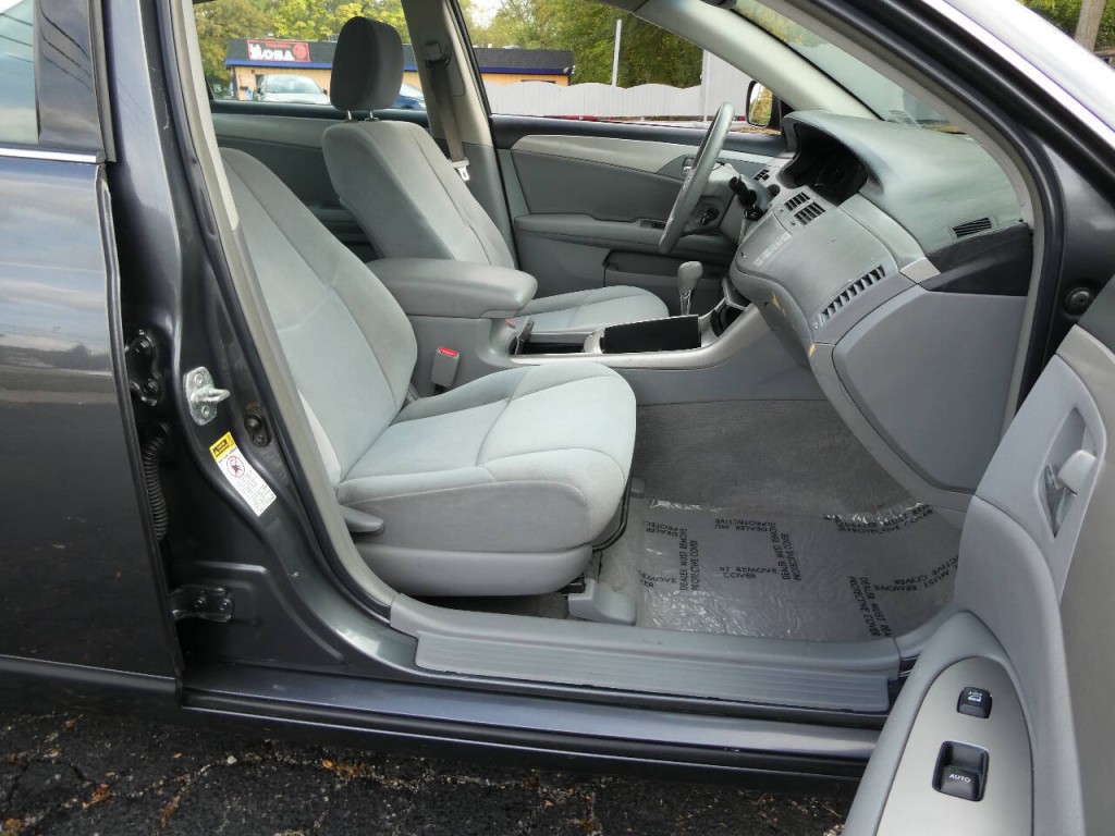 2010 Toyota Avalon Image 18