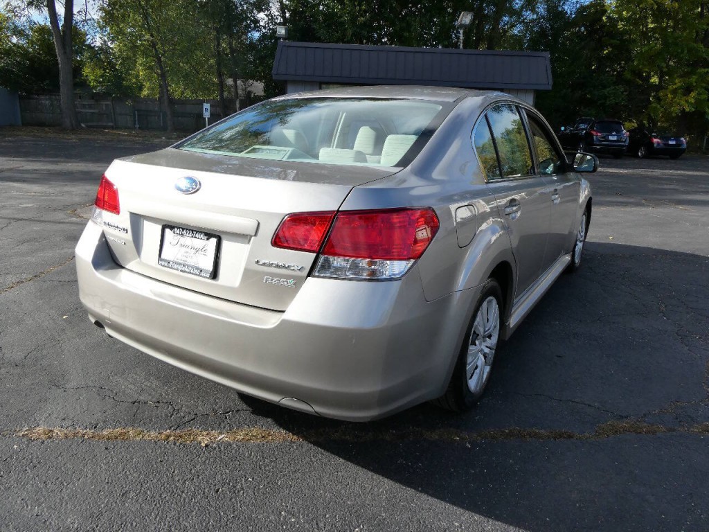 2014 Subaru Legacy Image 4