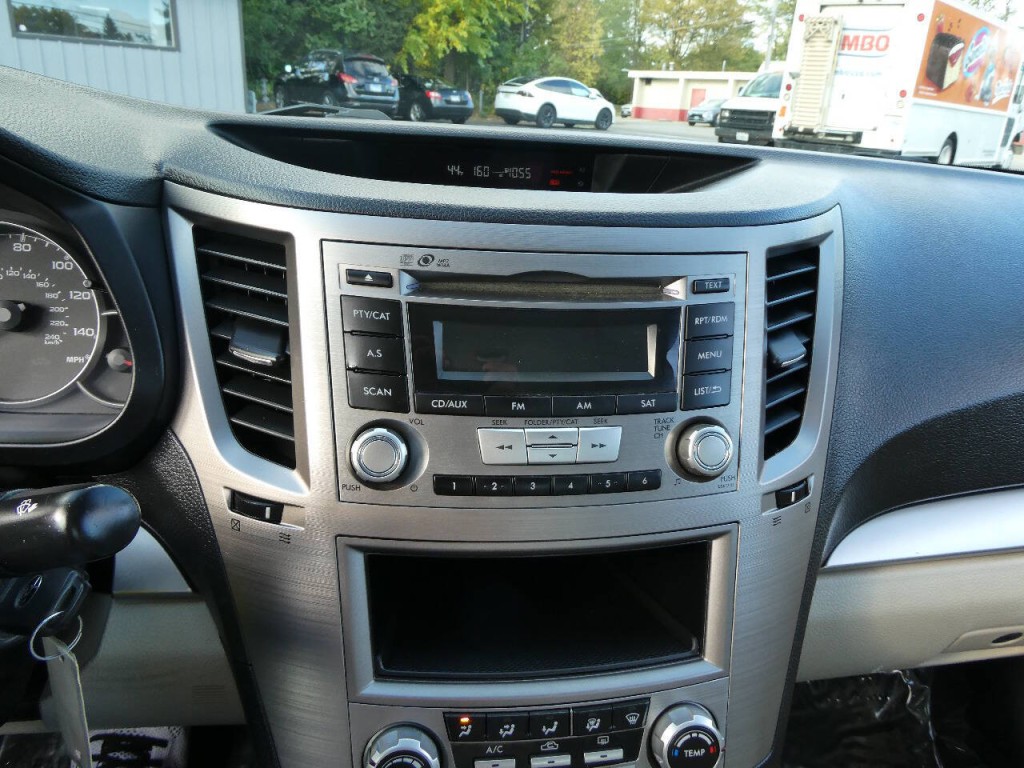 2014 Subaru Legacy Image 15