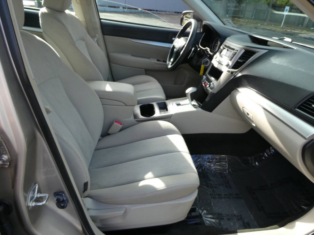 2014 Subaru Legacy Image 21