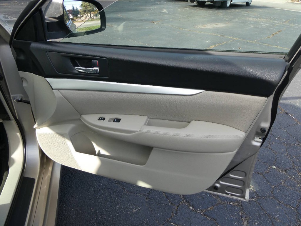2014 Subaru Legacy Image 23