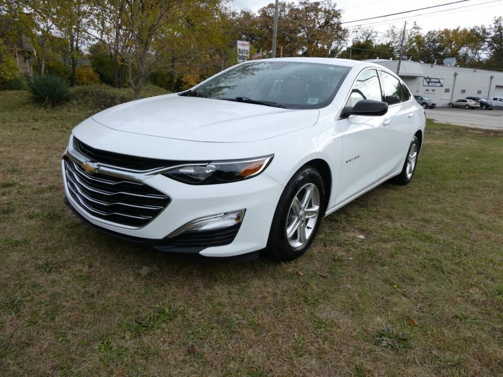 2023 Chevrolet Malibu Image 1